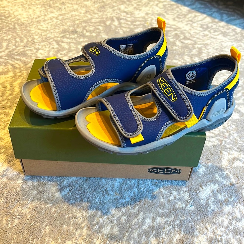 Keen size 13 sandals knotch creek . Kids ,new